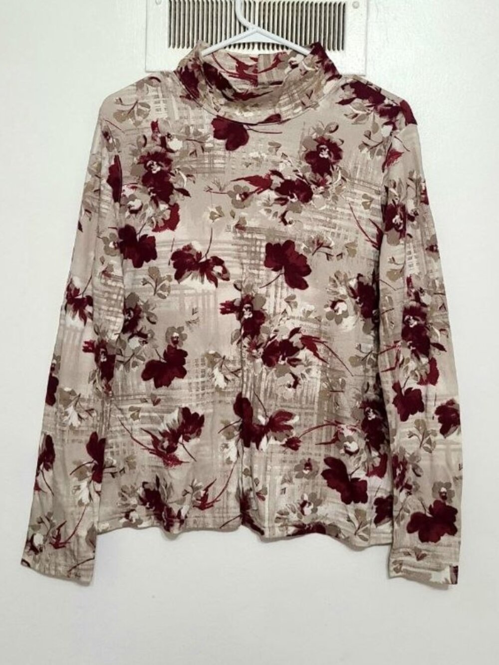 Beige Floral Turtleneck – Size M